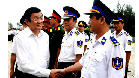 ທ່ານປະທານປະເທດ ເຈືອງເຕີນຊາງ ຢ້ຽມຢາມເກາະ ຫຼີເຊີນ, ແຂວງກວາງນາມ